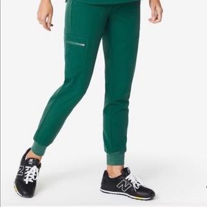 LIMITED EDITION Figs Zamora Jogger Scrub Pants - Hunter Green (S)